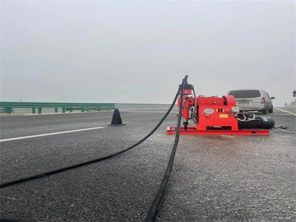 利川马路路基路面开裂下沉注浆加固灌浆